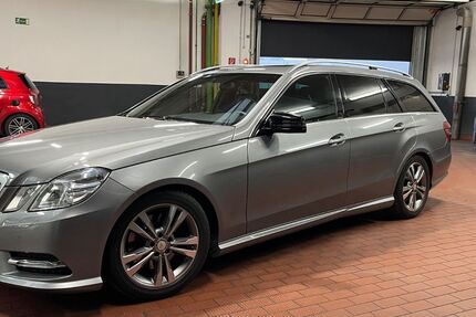 Mercedes-Benz E 200 145.000 km 13.500 &euro; Düsseldorf 40999