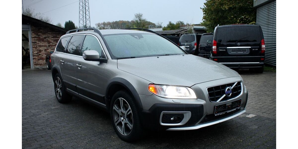 Volvo XC70 220.000 km 11.900 &euro; Köln 51145