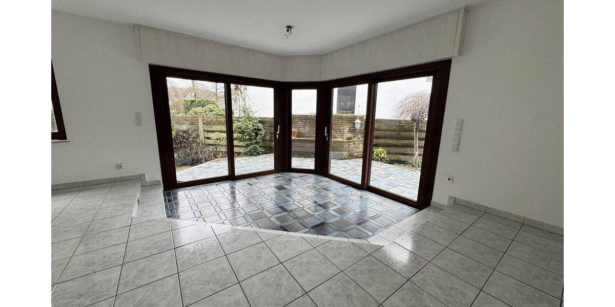 Etagenwohnung Bergisch Gladbach Schildgen - 3 Zimmer, 109 m&sup2;, 1.450&euro; | Angebot:26037052