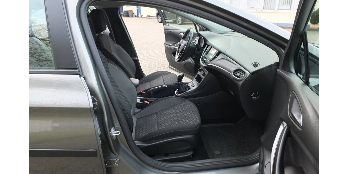 Opel Astra SPORTS TOURER NAVI KLIMA BLUETOOTH ALLWETTER 128.955 km 9.998 &euro; Köln 50858