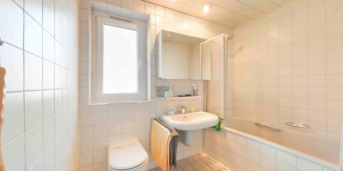 Reihenmittelhaus Leverkusen Rheindorf - 5 Zimmer, 121 m&sup2;, 368.000&euro; | Angebot:25929025