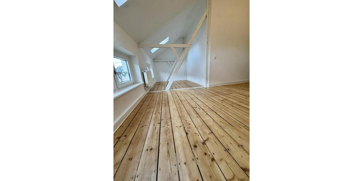 Dachgeschoßwohnung Düsseldorf Flingern Süd - 4 Zimmer, 95 m&sup2;, 1.795&euro; | Angebot:26606252