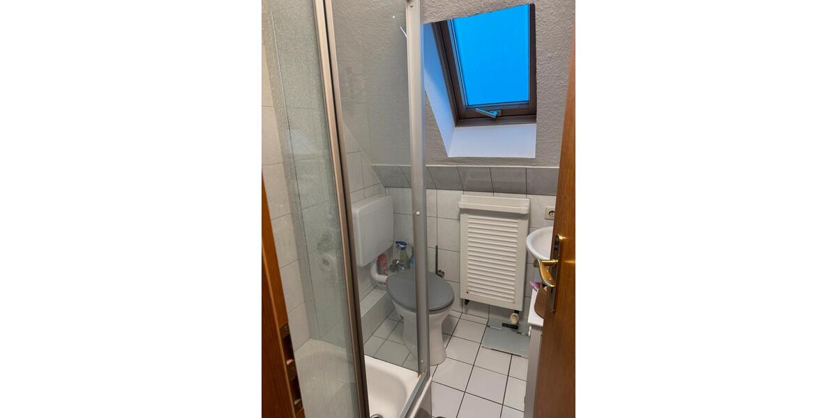 Dachgeschoßwohnung Düsseldorf Stadtbezirk 8 - 1 Zimmer, 27 m&sup2;, 335&euro; | Angebot:25911815