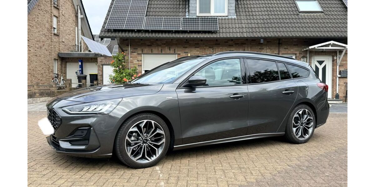 Ford Focus 13.500 km 28.500 &euro; Köln 50769