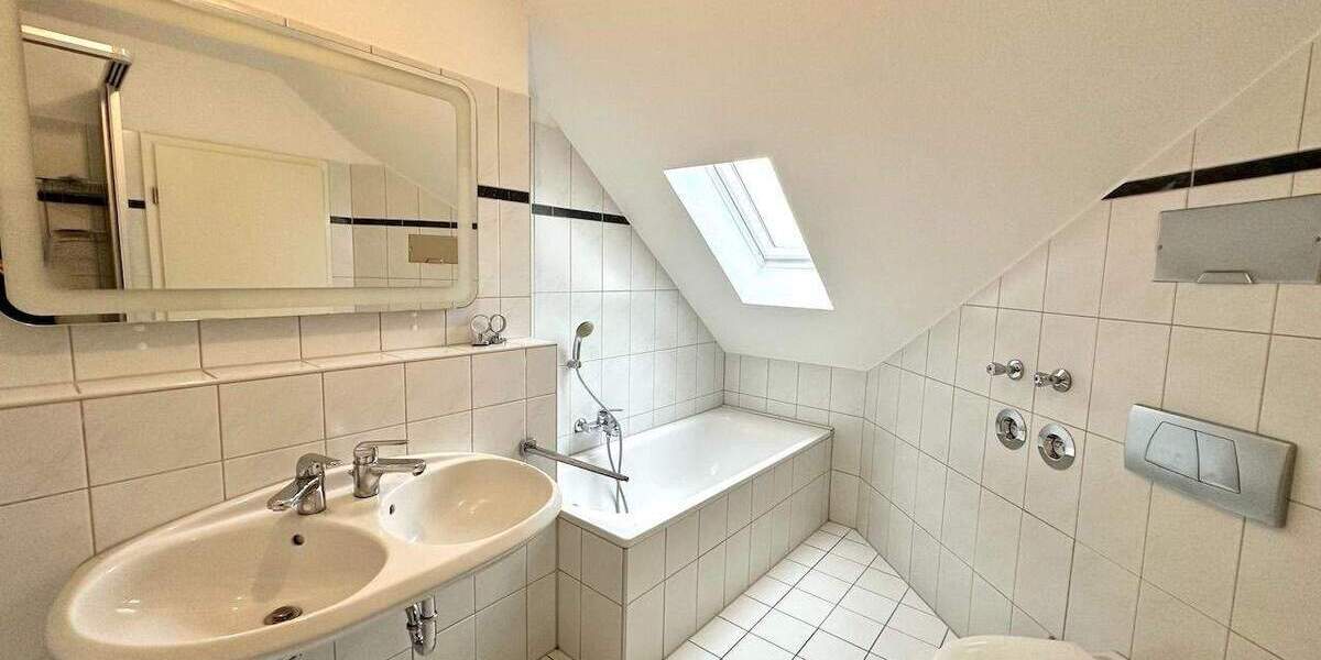 Etagenwohnung Neuss Uedesheim - 3 Zimmer, 94 m&sup2;, 299.000&euro; | Angebot:25736810