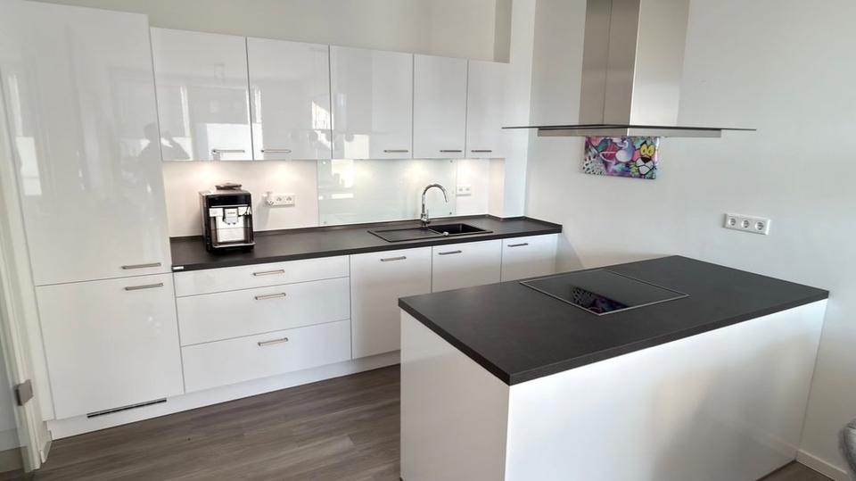 Etagenwohnung Düsseldorf Heerdt - 2 Zimmer, 49 m&sup2;, 900&euro; | Angebot:25992991