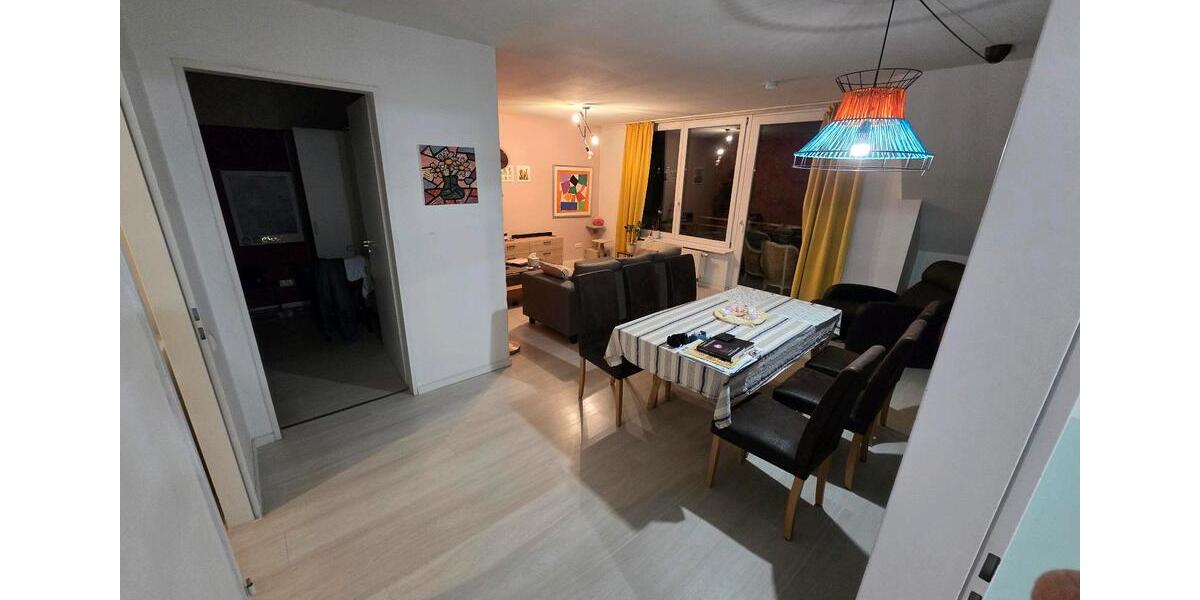 Dachgeschoßwohnung Düsseldorf Heerdt - 3 Zimmer, 75 m&sup2;, 1.367&euro; | Angebot:26587567