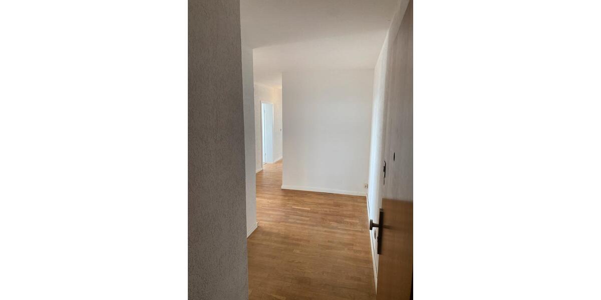 Etagenwohnung Köln Porz - 3 Zimmer, 92 m&sup2;, 1.350&euro; | Angebot:25903166