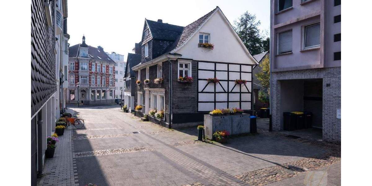 Mehrfamilienhaus, Wohnhaus Solingen / Wald Wald - 8 Zimmer, 140 m&sup2;, 299.000&euro; | Angebot:25836206