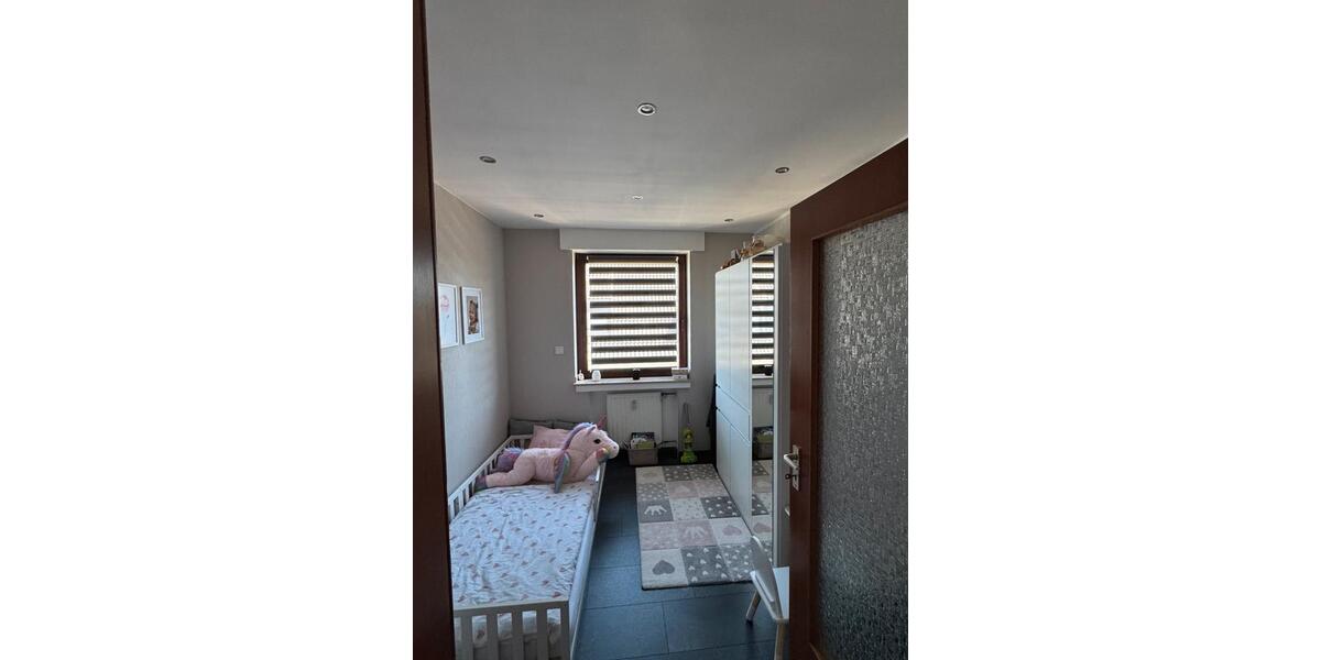 Etagenwohnung Köln Chorweiler - 3.5 Zimmer, 80 m&sup2;, 360.000&euro; | Angebot:26040242