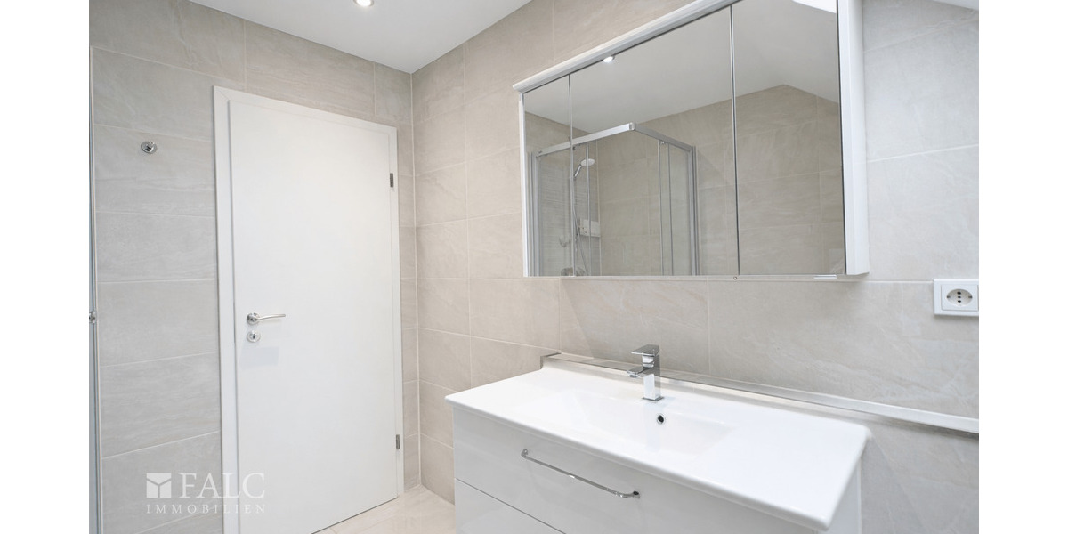 Einfamilienhaus Köln Esch/Auweiler - 8 Zimmer, 288 m&sup2;, 1.099.000&euro; | Angebot:25696534