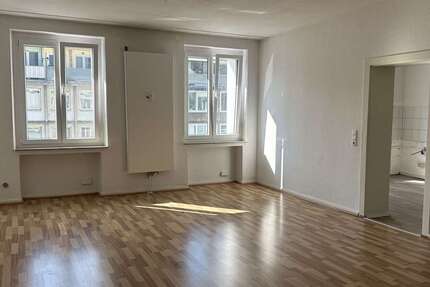 Wohnung Düsseldorf Stadtmitte - 2 Zimmer, 79 m&sup2;, 990&euro; | Angebot:26710601