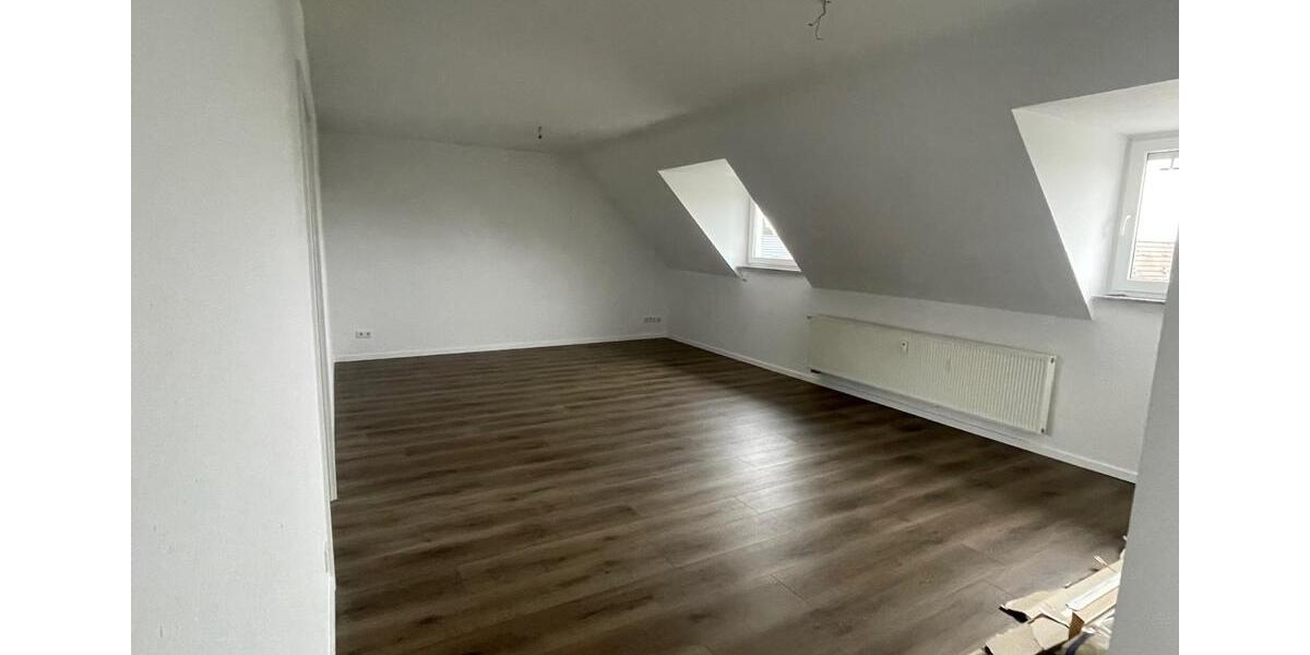 Dachgeschoßwohnung Solingen Aufderhöhe - 2 Zimmer, 70 m&sup2;, 560&euro; | Angebot:25606599