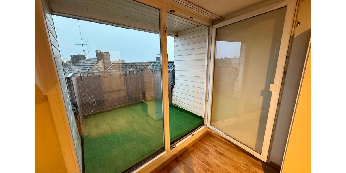 Dachgeschoßwohnung Solingen - 2 Zimmer, 60 m&sup2;, 15&euro; | Angebot:26702207
