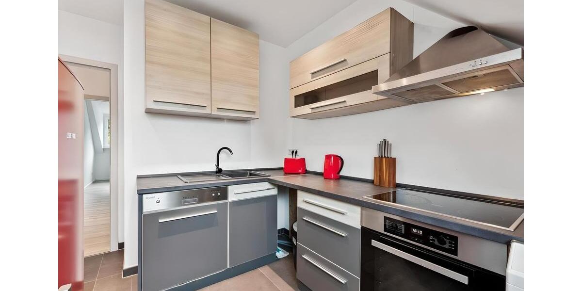 Dachgeschoßwohnung Düsseldorf Stadtbezirk 6 - 2.5 Zimmer, 64 m&sup2;, 1.500&euro; | Angebot:26003661