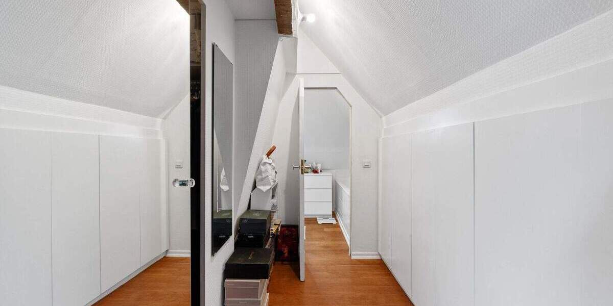 Etagenwohnung Düsseldorf Urdenbach - 5 Zimmer, 210 m&sup2;, 850.000&euro; | Angebot:25865301