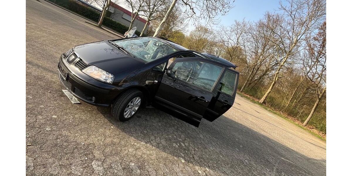 Seat Alhambra 227.300 km 4.100 &euro; Köln 50765