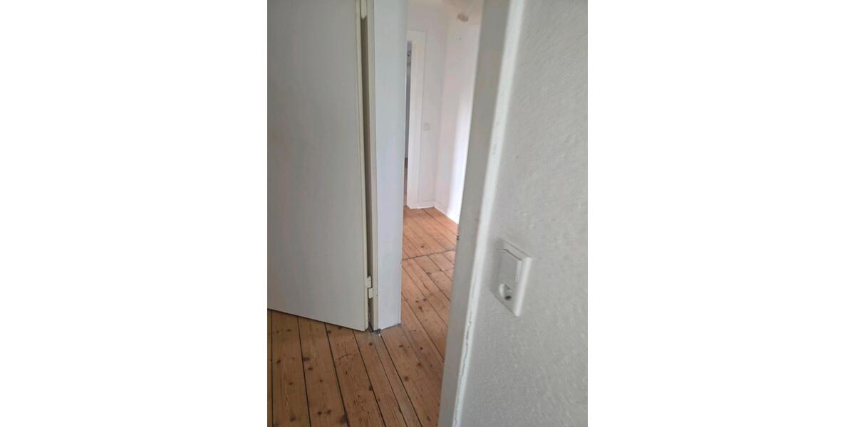 Dachgeschoßwohnung Hilden - 2 Zimmer, 40 m&sup2;, 550&euro; | Angebot:26030044