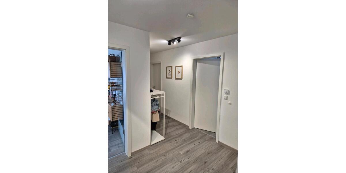 Dachgeschoßwohnung Leichlingen (Rheinland) - 3 Zimmer, 95 m&sup2;, 1.800&euro; | Angebot:26692780