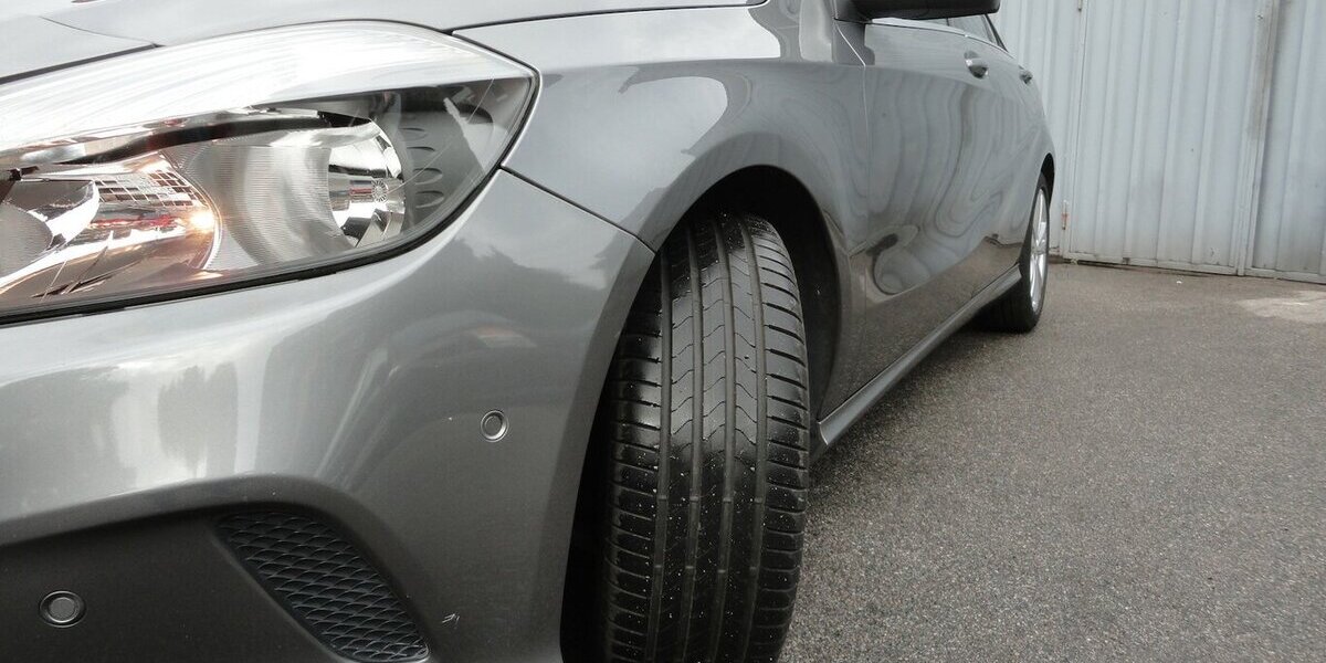 Mercedes-Benz A 180 Urban Autom.Navi Klima PDC SHZ 2.Hd S.Heft 69.000 km 15.999 &euro; Neuss 41462