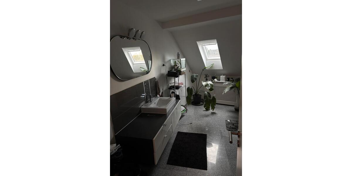 Dachgeschoßwohnung Köln Nippes - 3 Zimmer, 120 m&sup2;, 1.750&euro; | Angebot:26695577