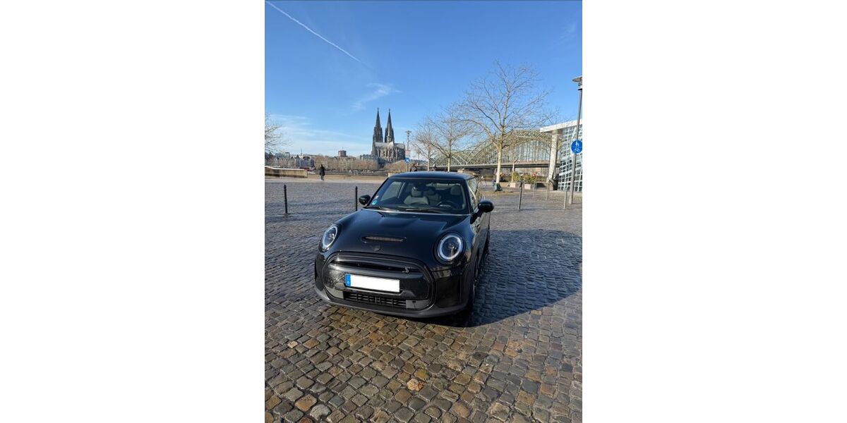 Mini Cooper SE 22.656 km 21.500 &euro; Köln 50672