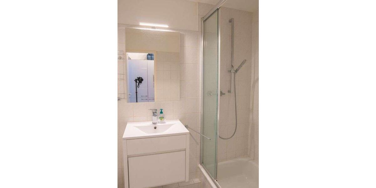 Etagenwohnung Düsseldorf Oberbilk - 1 Zimmer, 32 m&sup2;, 735&euro; | Angebot:26192335