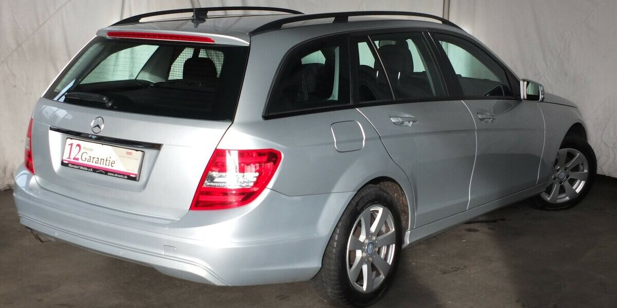 Mercedes-Benz C 180 T CGI BE AUTOM NAVI AHK PARCTRONIC SHZ 149.785 km 11.908 &euro; Köln 50858