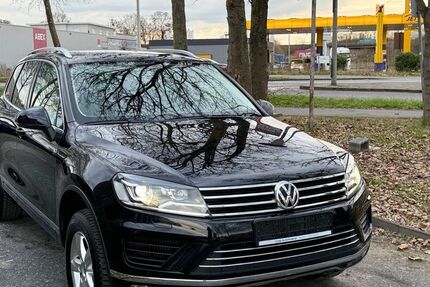 VW Touareg 143.500 km 23.999 &euro; Köln 51107