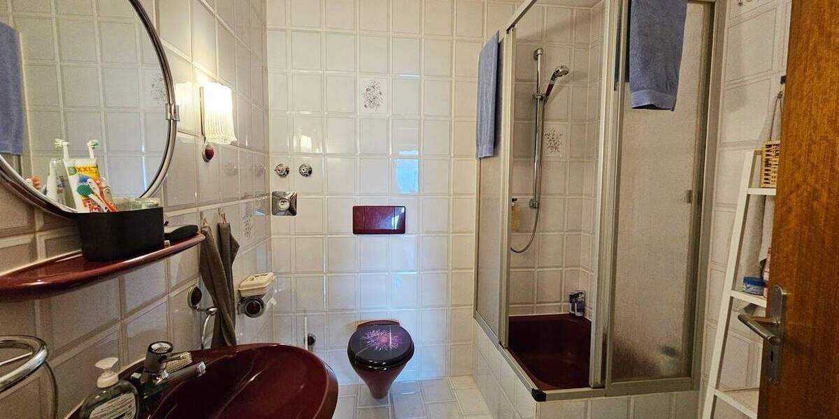 Mehrfamilienhaus, Wohnhaus Leverkusen / Lützenkirchen Quettingen - 8 Zimmer, 234 m&sup2;, 649.000&euro; | Angebot:25679035