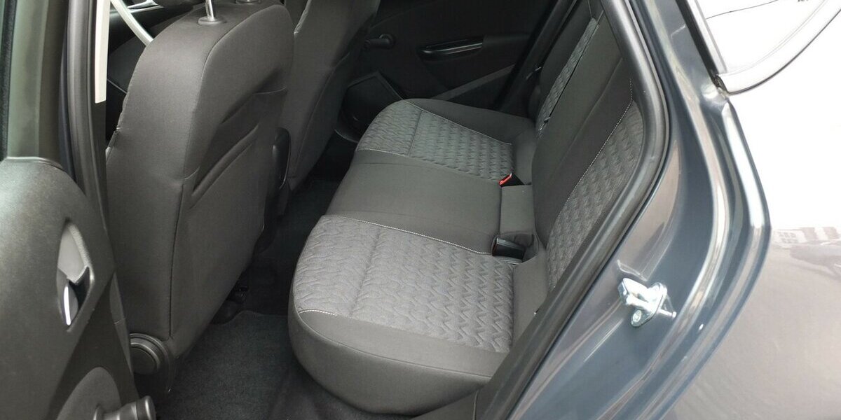 Opel Astra ACTIVE KLIMAANLAGE 17 ZOLL LMF TEMPOMAT 92.855 km 7.908 &euro; Köln 50858