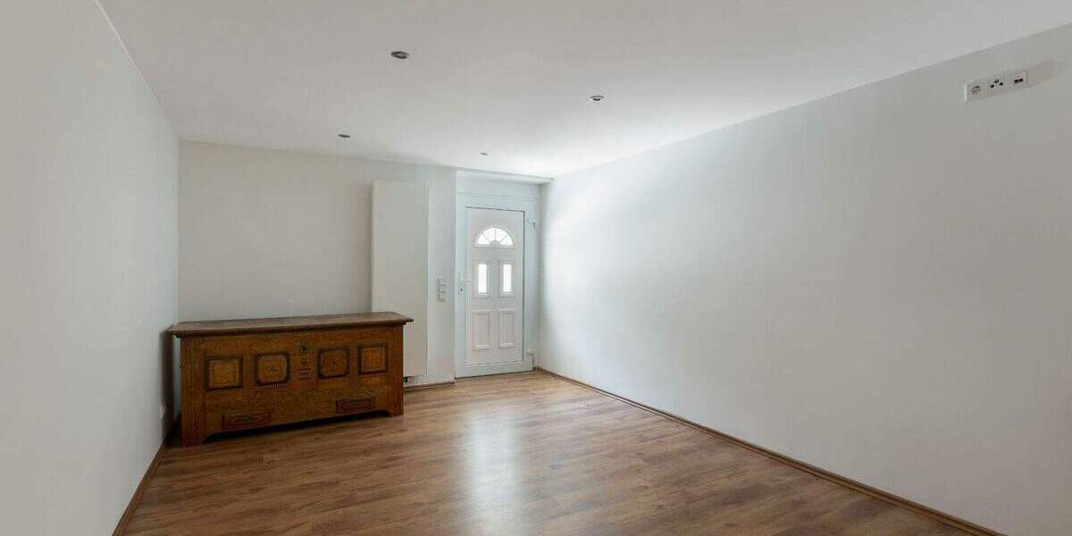 Einfamilienhaus Düsseldorf Lörick - 9 Zimmer, 178 m&sup2;, 1.200.000&euro; | Angebot:25799861