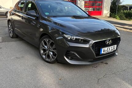 Hyundai i30 90.841 km 14.400 &euro; Remscheid 42899