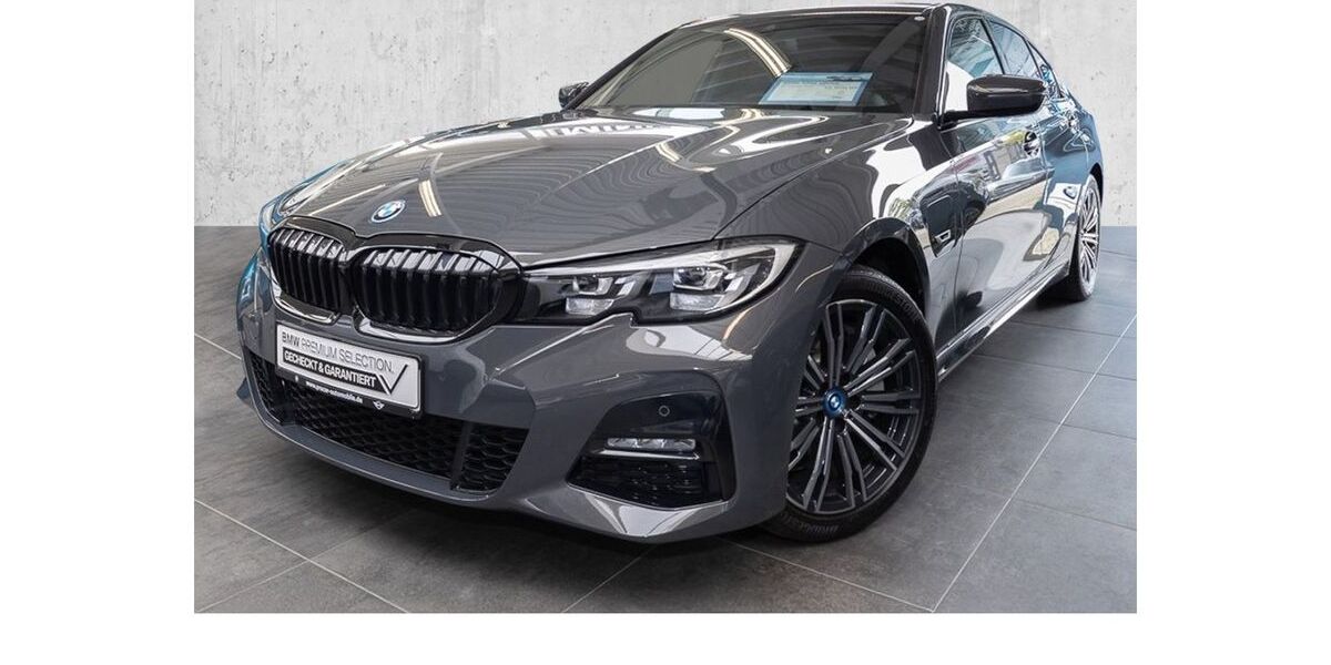 BMW 330 54.364 km 32.490 &euro; Leverkusen 51371