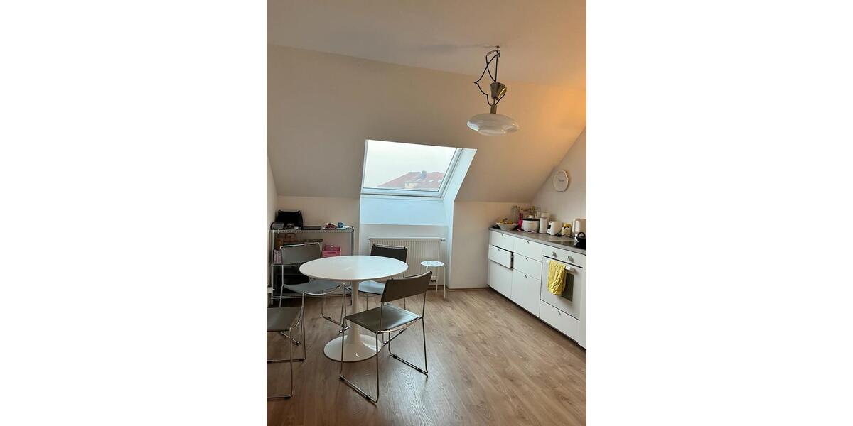 Dachgeschoßwohnung Düsseldorf Oberbilk - 2 Zimmer, 65 m&sup2;, 1.350&euro; | Angebot:26652914