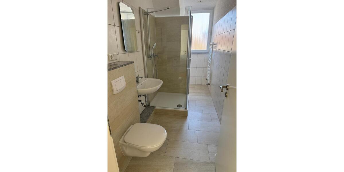 Dachgeschoßwohnung Solingen Wald - 3 Zimmer, 80 m&sup2;, 750&euro; | Angebot:26335367