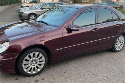 Mercedes-Benz C 220 400.000 km 1.990 &euro; Düsseldorf 40599