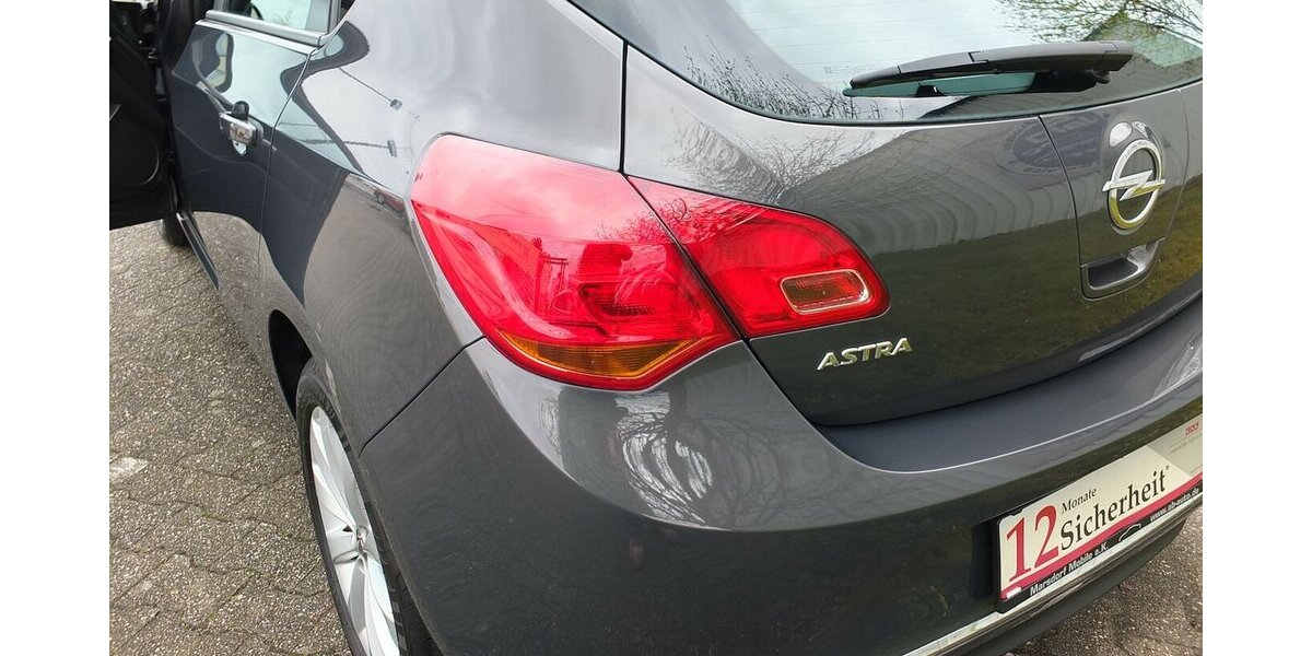 Opel Astra ACTIVE KLIMAANLAGE 17 ZOLL LMF TEMPOMAT 92.855 km 7.908 &euro; Köln 50858