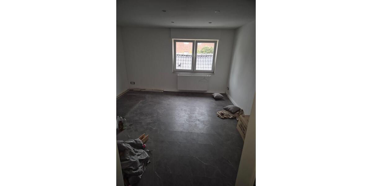 Einfamilienhaus Rommerskirchen - 7 Zimmer, 230 m&sup2;, 250.000&euro; | Angebot:25995741