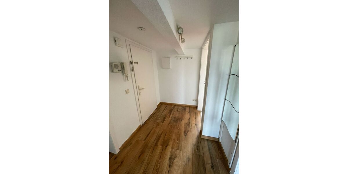 Provisionsfrei* SOFORT FREI! Rhein-nah - 2-Zm Penthouse Oberkassel - renoviert, Klimaanlage Einbauküche 55m² - Einfamilienhaus Düsseldorf Oberkassel | Angebot:25926108