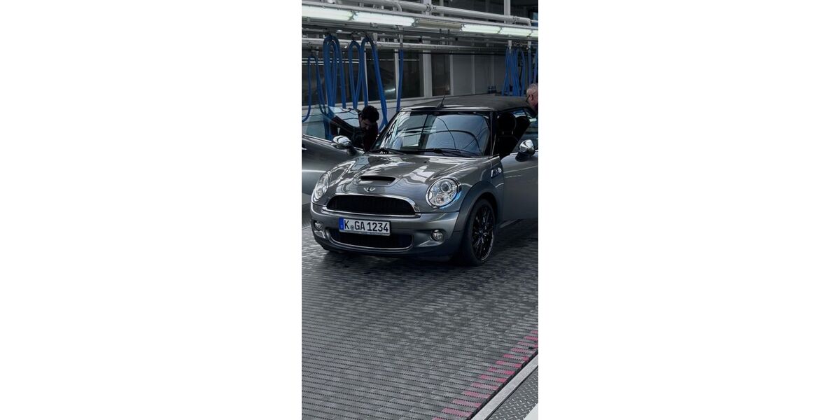 Mini Cooper S Cabrio 129.600 km 8.995 &euro; Köln 50999