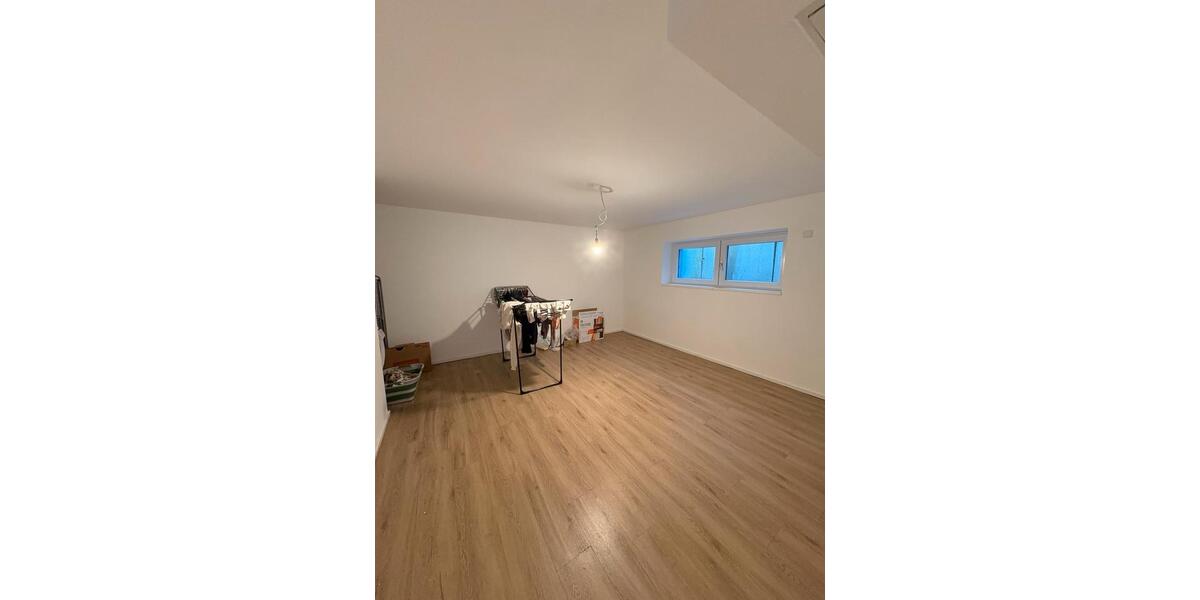 Terrassenwohnung Düsseldorf Lörick - 4 Zimmer, 122 m&sup2;, 1.800&euro; | Angebot:25646307