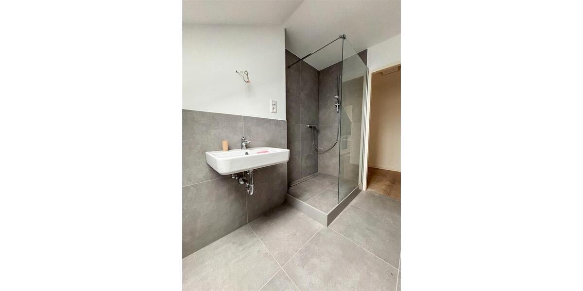 Dachgeschoßwohnung Düsseldorf Stadtbezirk 5 - 3 Zimmer, 68 m&sup2;, 1.120&euro; | Angebot:26689640