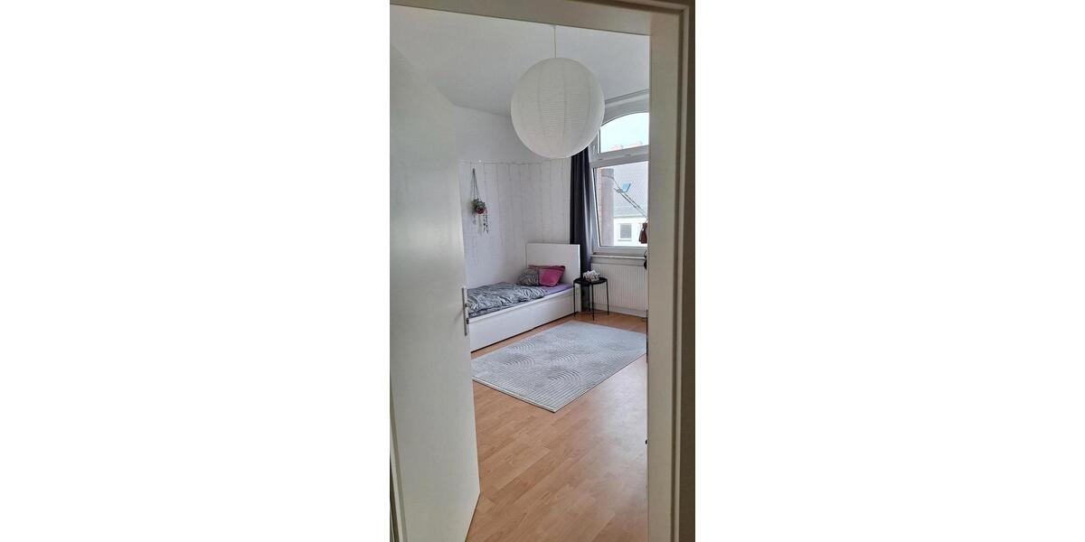 Etagenwohnung Köln Ehrenfeld - 1 Zimmer, 75 m&sup2;, 760&euro; | Angebot:25925594