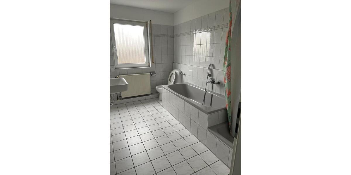 Etagenwohnung Odenthal - 3 Zimmer, 86 m&sup2;, 1.341&euro; | Angebot:25854390