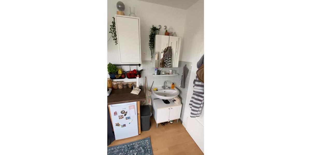 Dachgeschoßwohnung Köln Lindenthal - 1 Zimmer, 15 m&sup2;, 430&euro; | Angebot:26033837