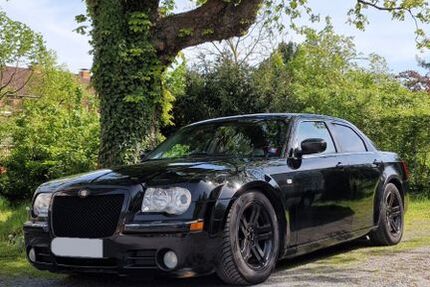 Chrysler 300C 293.000 km 3.500 &euro; Köln 51143