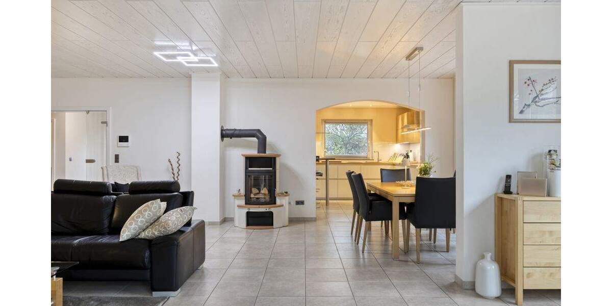 Einfamilienhaus Langenfeld Richrath - 6 Zimmer, 220 m&sup2;, 850.000&euro; | Angebot:25802492