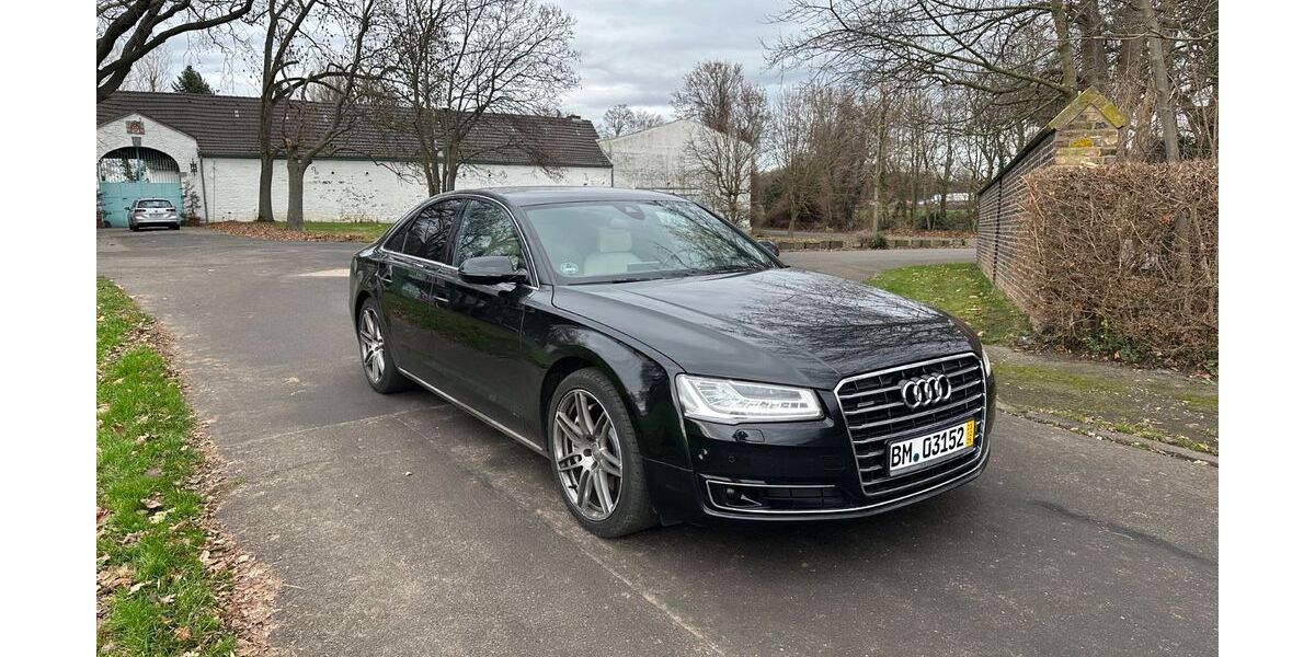 Audi A8 220.000 km 19.500 &euro; Köln 50997