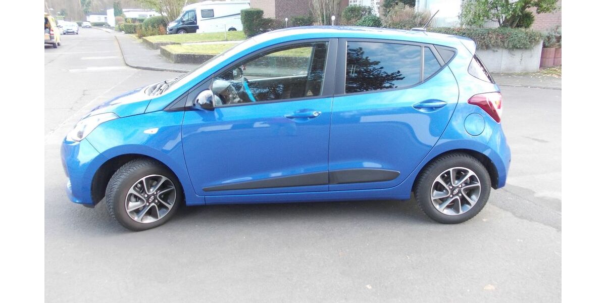 Hyundai i10 29.700 km 11.500 &euro; Köln 51147